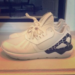 adidas Shoes - Adidas white sneakers adidas Shoes - Adidas white sneakers